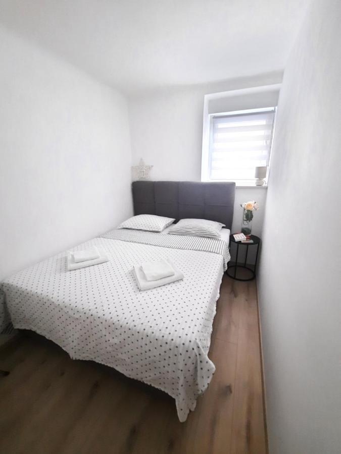 Tina Apartment Split